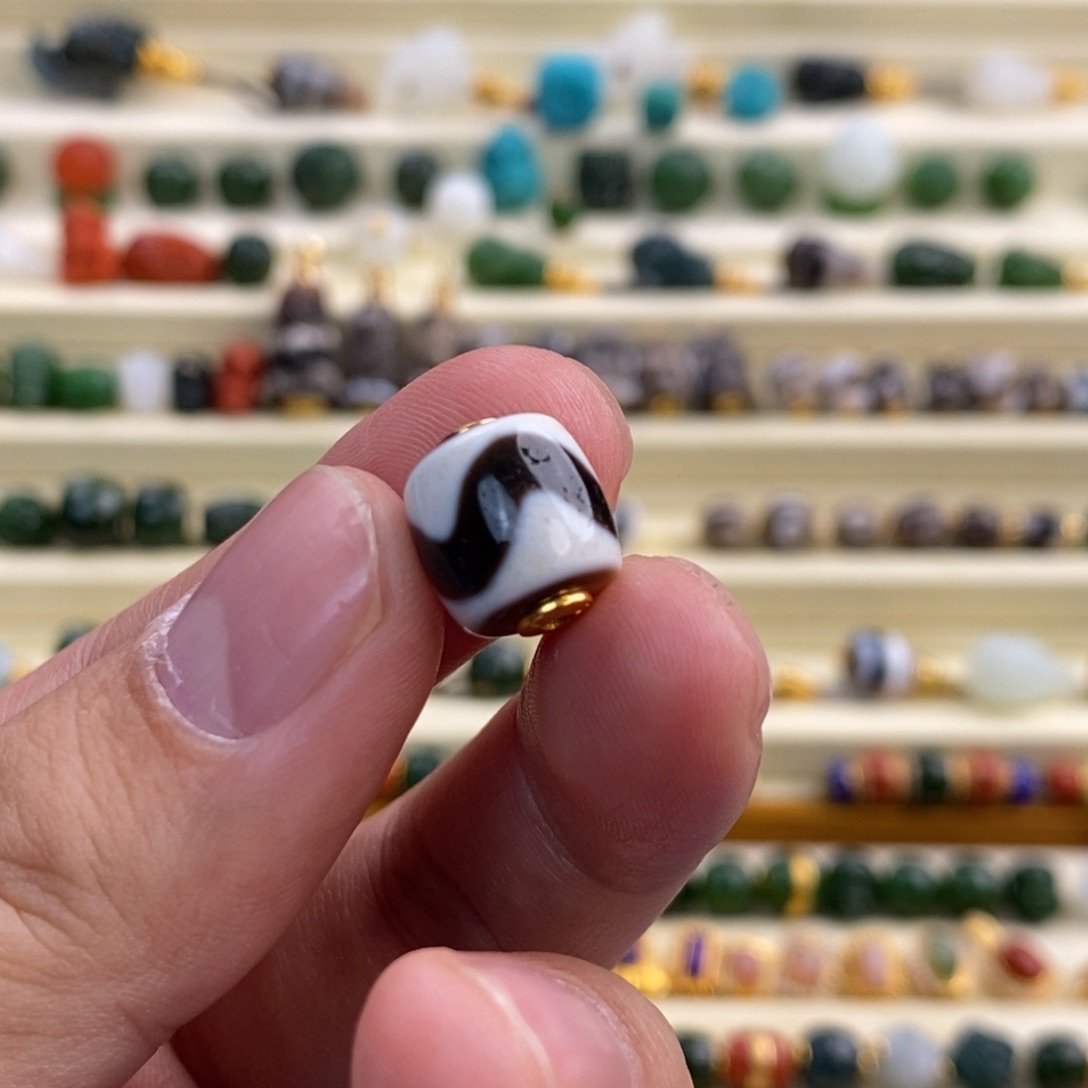 玛瑙/玉髓颈饰18K金镶嵌舒*