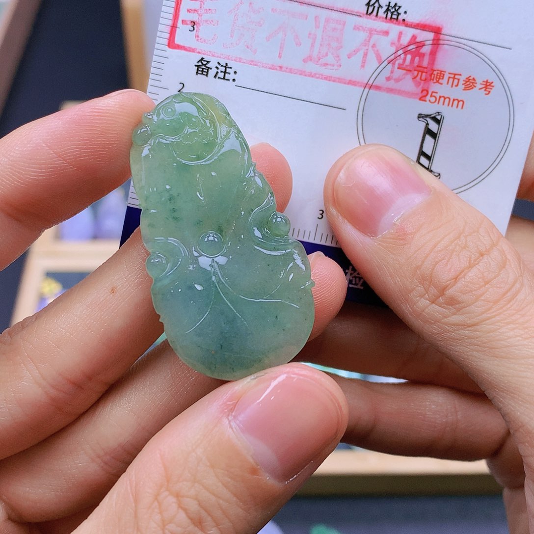 翡翠未镶嵌颈饰翡翠