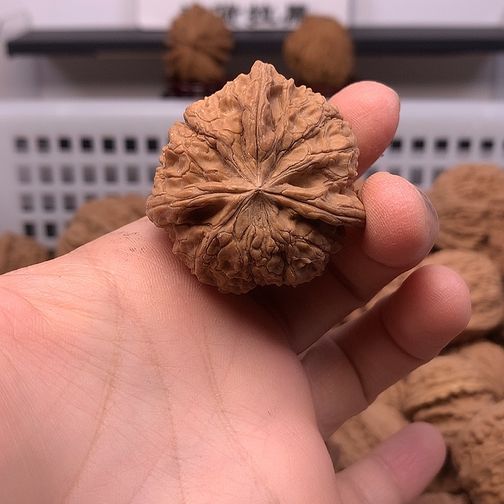 阳***叔文玩核桃吊坠文玩核桃