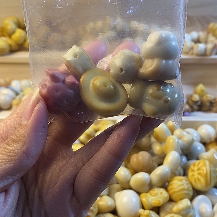 h***@菩提根/象牙果吊坠