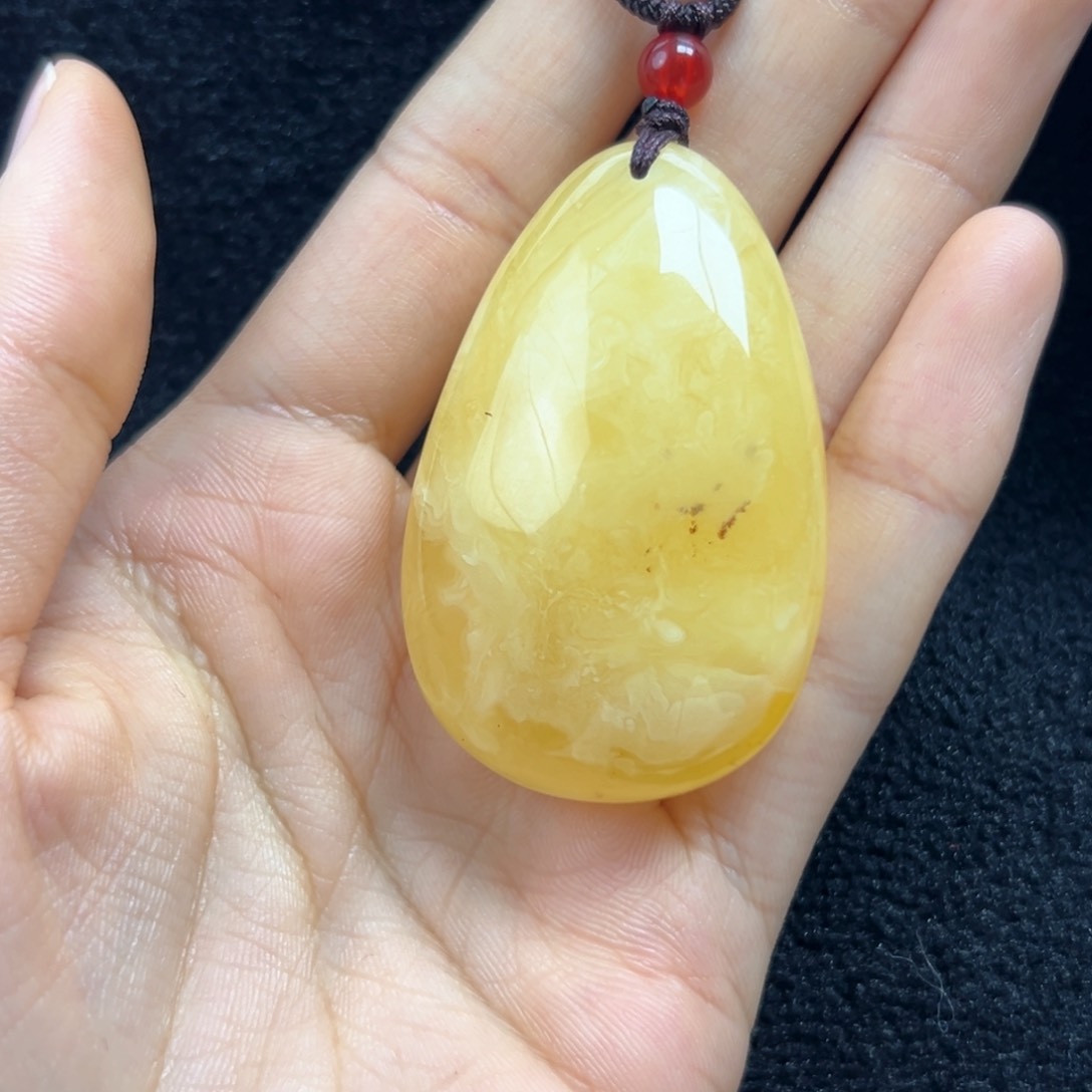 未镶嵌琥珀珠宝奇石