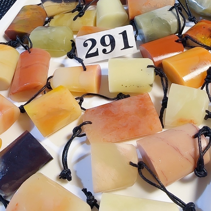 印石青田石老挝石椭圆随形印章30个88元，尺寸2-3多公分