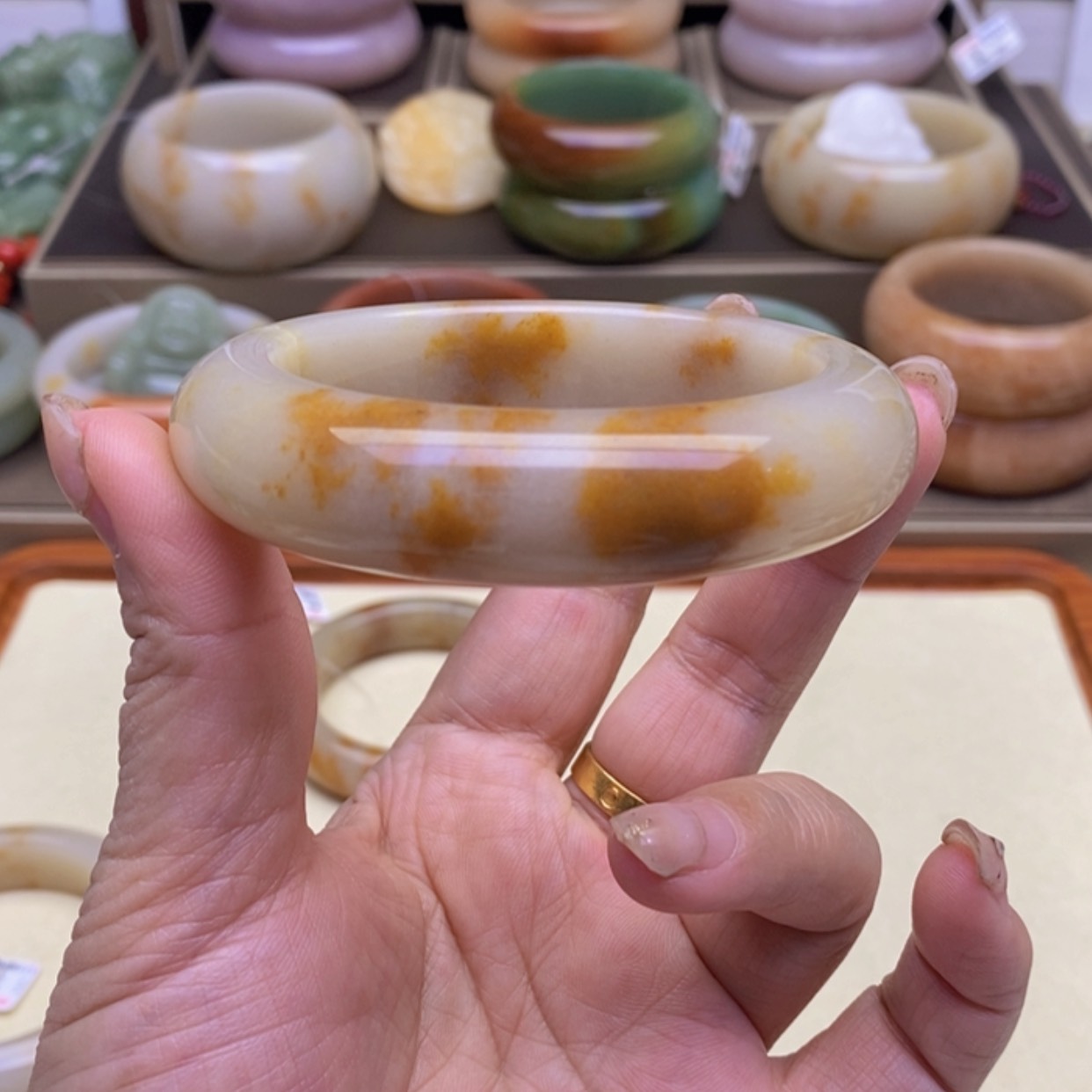 【闪购商品】石英质玉手镯未镶嵌?****?