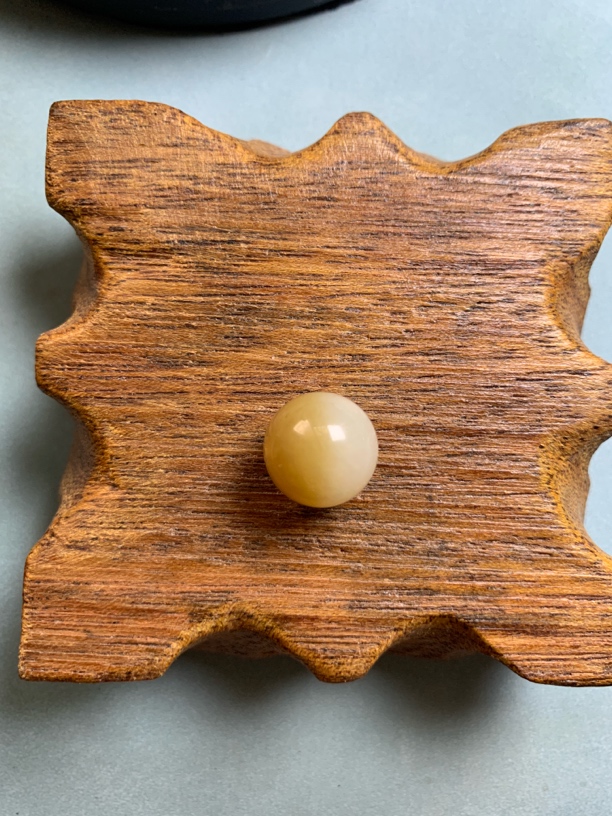 和田玉 卡14 糖白 多宝单珠 新疆且末金山料 糖白分明 无麻 肉细