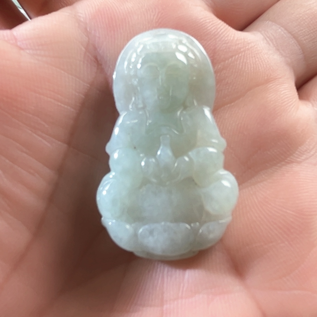 翡翠未镶嵌颈饰观音