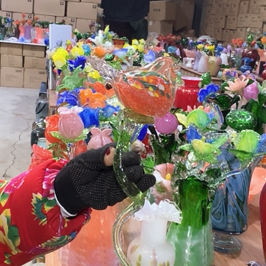 琉璃花瓶高30厘米宽9厘米