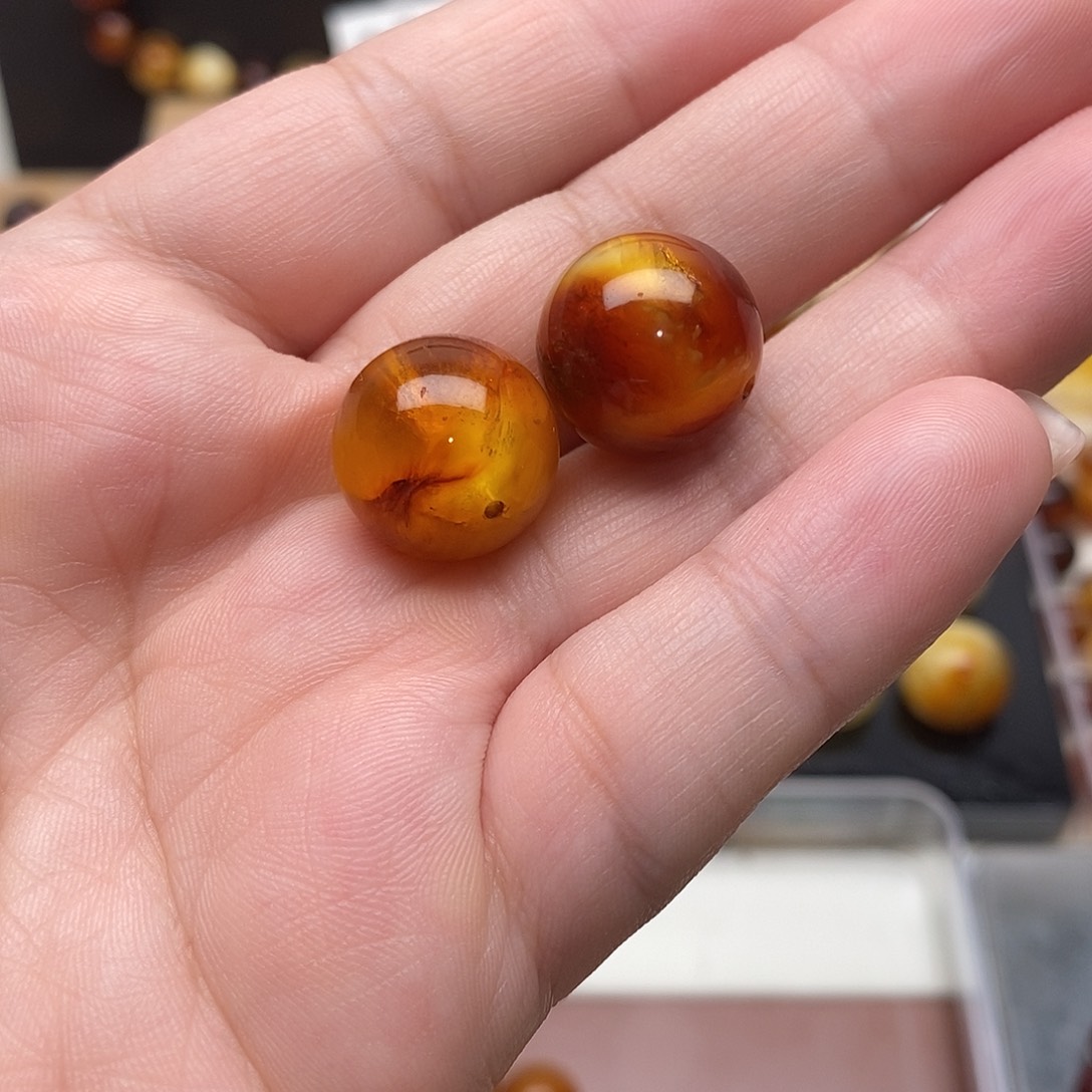 昨***空裸石虫珀未镶嵌蜜蜡