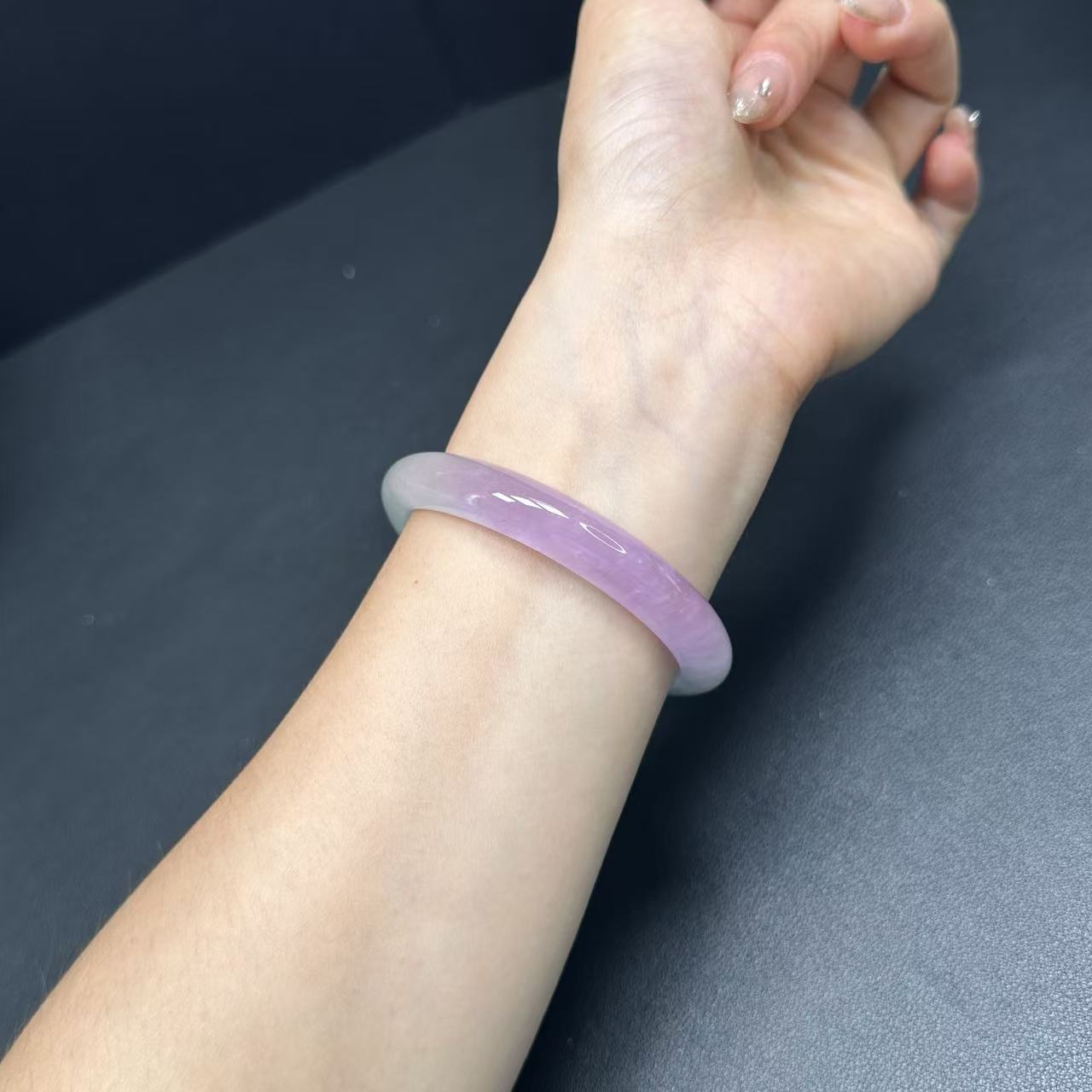 时尚女款饰品手镯（对准价格拍）