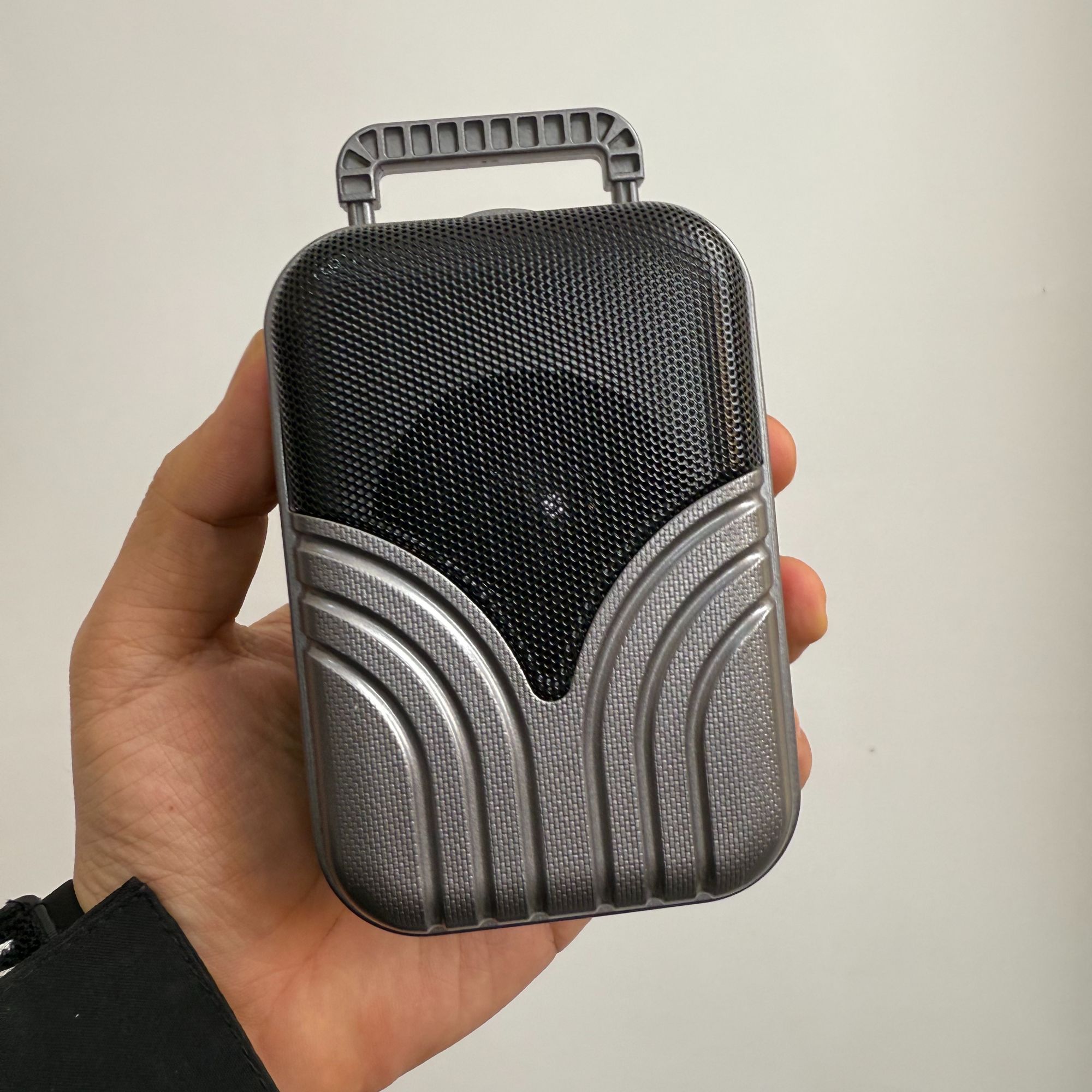 趣味音响行李箱造型纸箱盒子包装盒