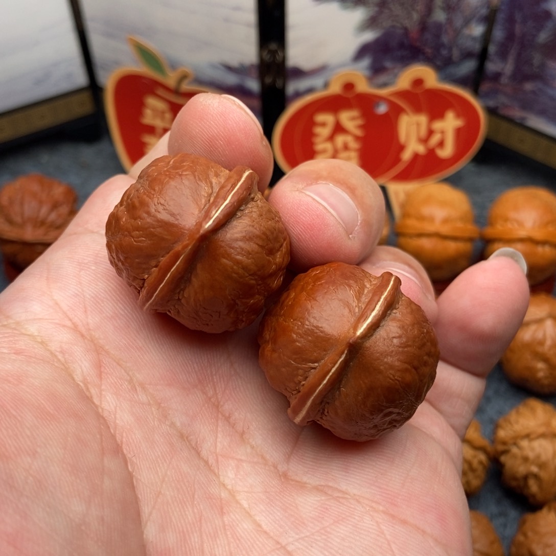 文玩核桃把件铁石官帽