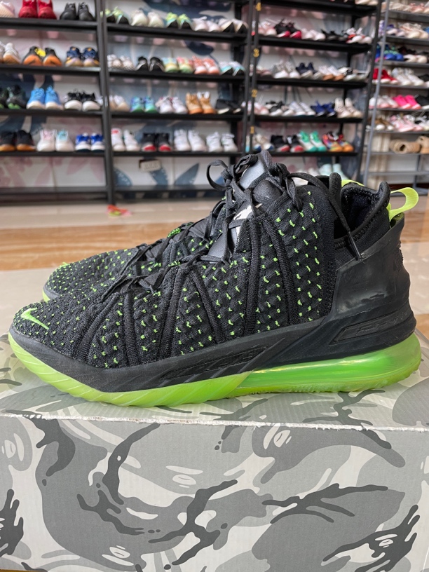 90新 maje 鞋舌掉了 44.5码285/Zoom LeBron 18 詹姆斯 篮球鞋