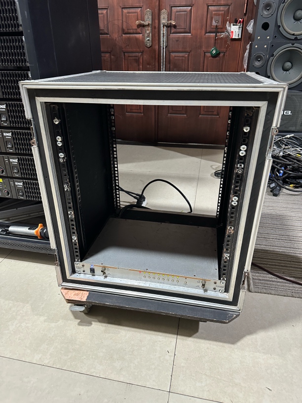 8新  二手 机柜 不包邮不支持无理由