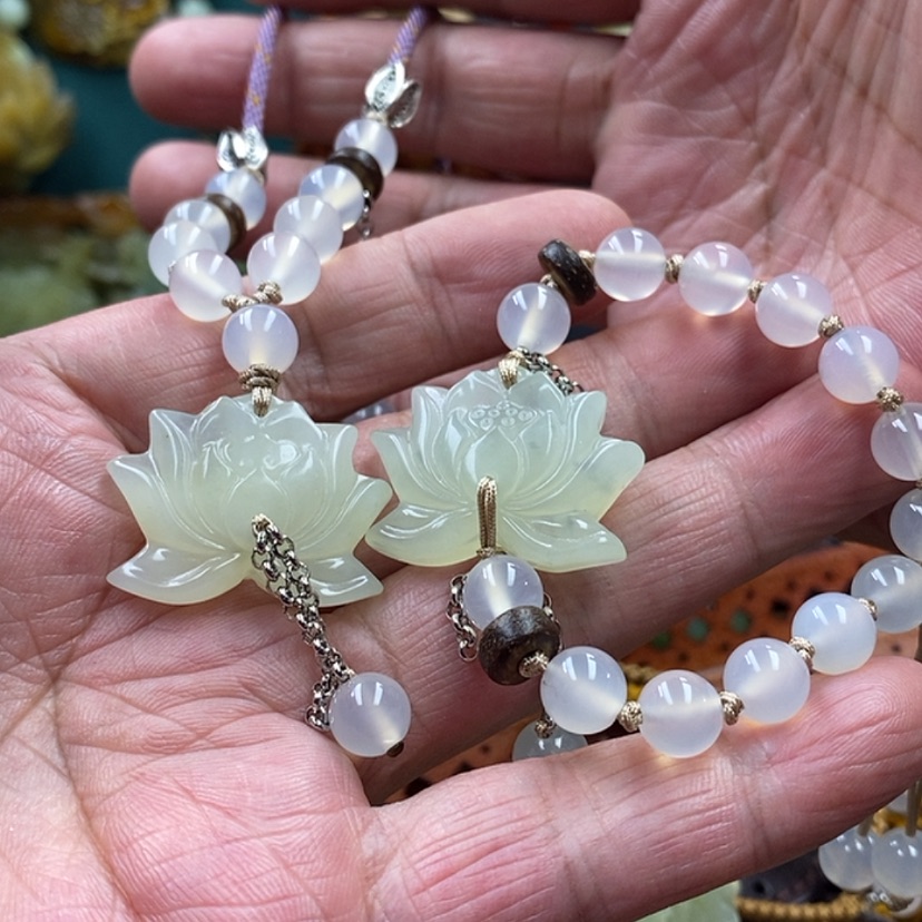 【闪购商品】蛇纹石玉手牌吊坠未镶嵌