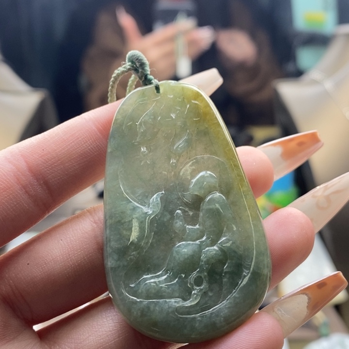 翡翠颈饰未镶嵌翡翠