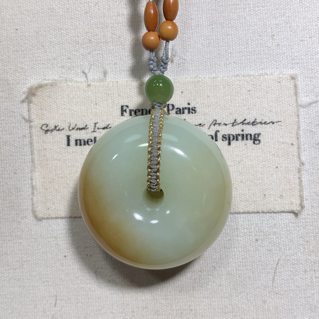 和田玉（糖玉）颈饰未镶嵌