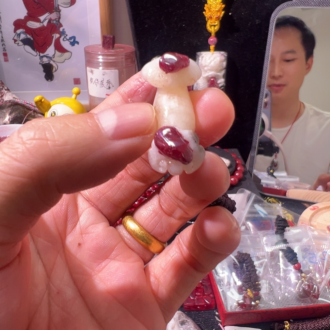 天然辰砂黄水晶吉祥如意