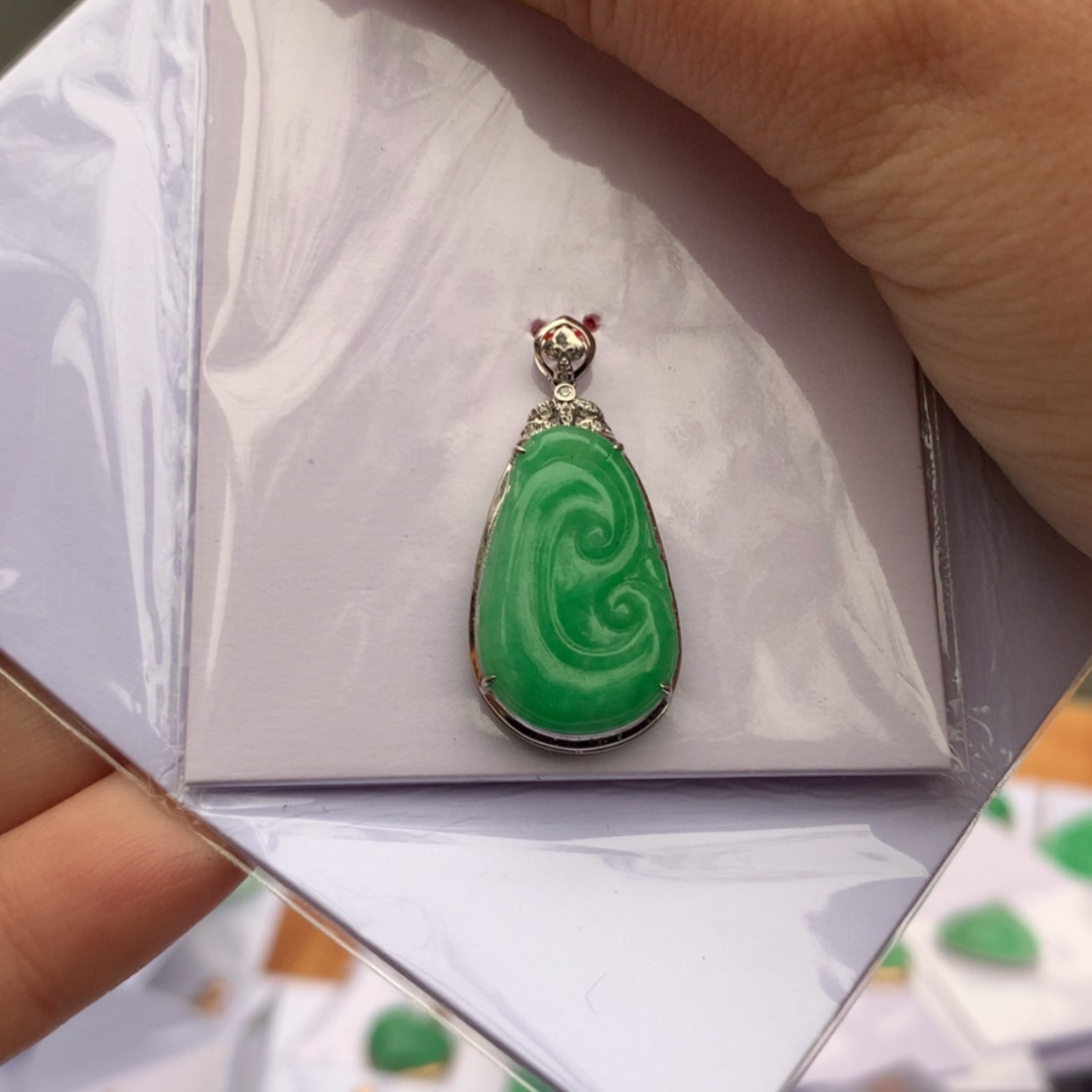 【闪购商品】翡翠颈饰18K金镶嵌如意