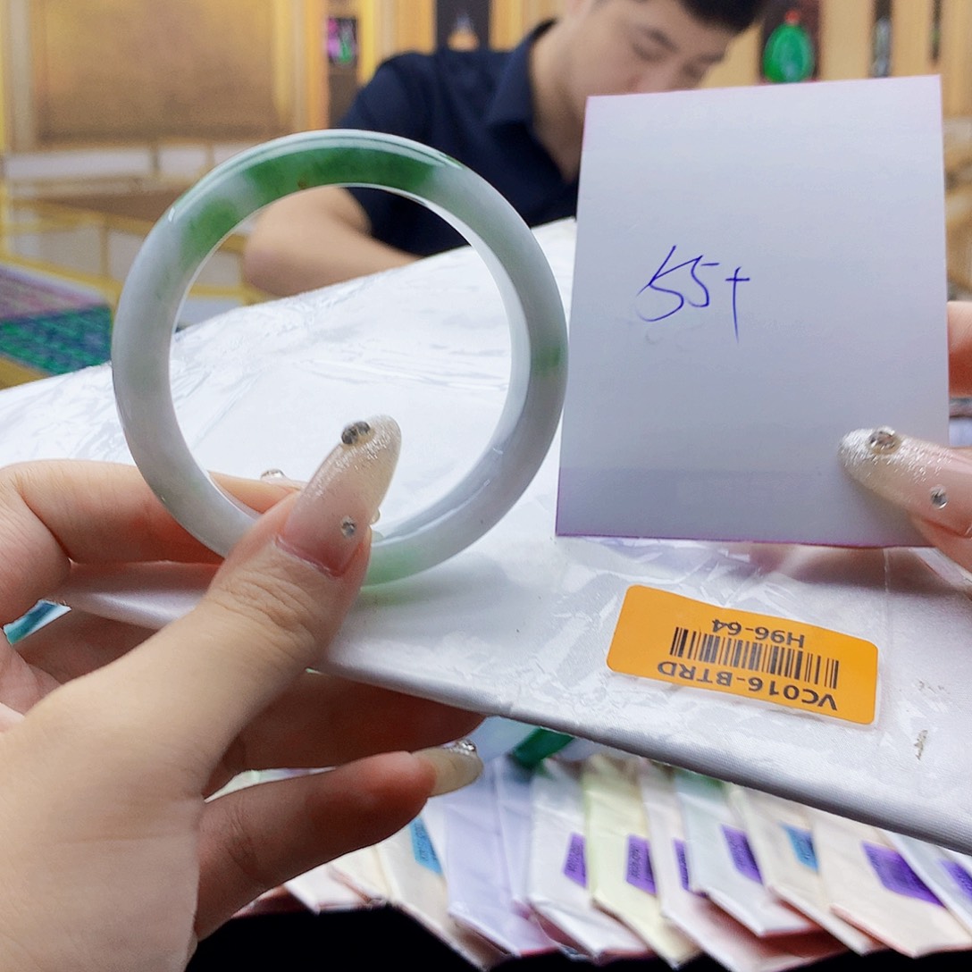 翡翠手镯未镶嵌00988888888