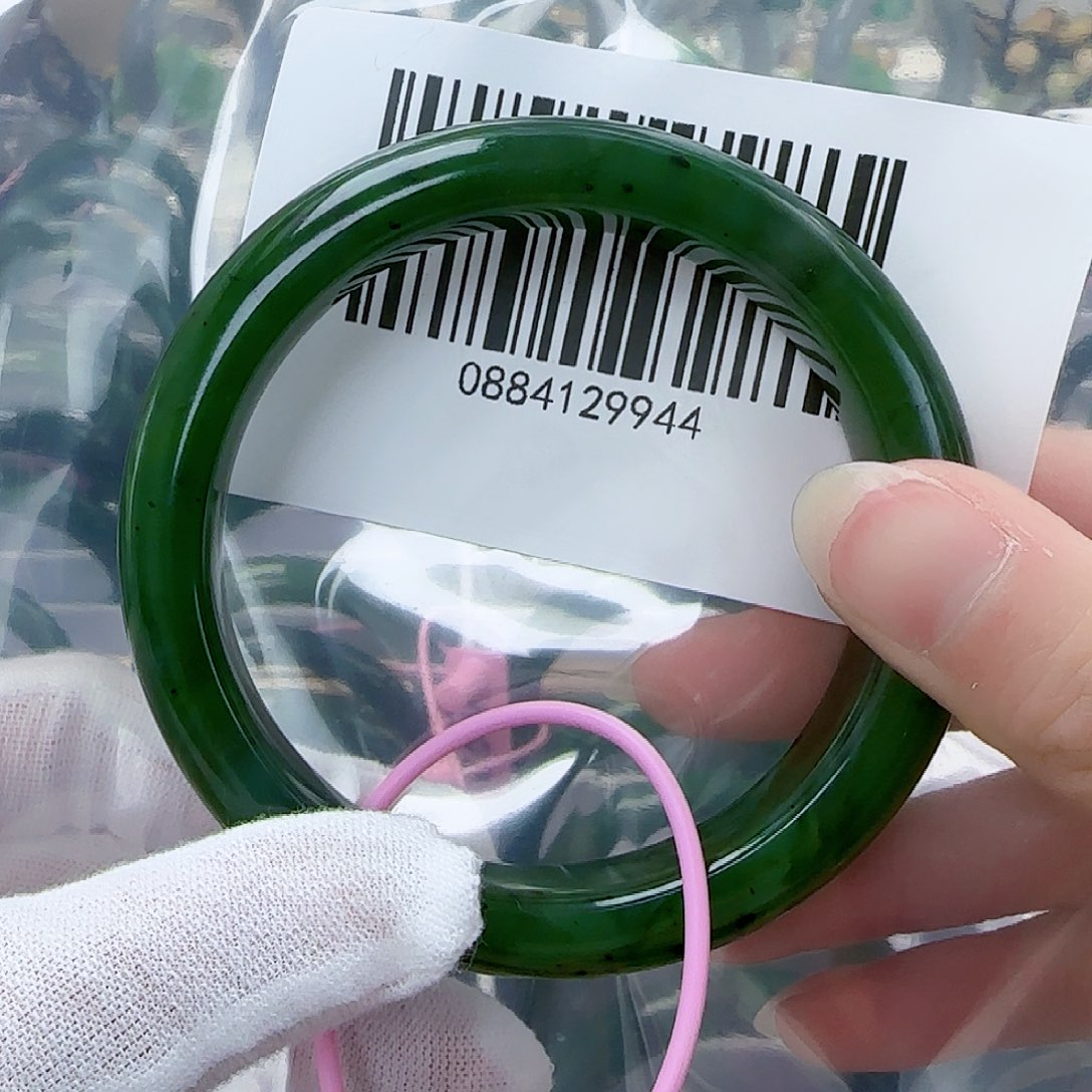 和田玉（碧玉）手镯未镶嵌60包容