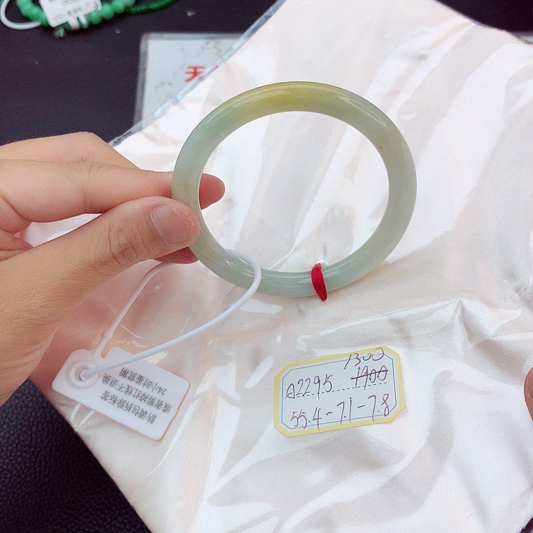 翡翠未镶嵌手镯翡翠