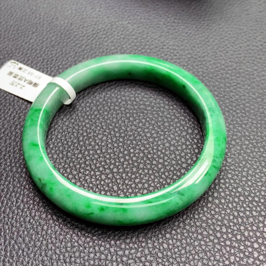 缅甸A货翡翠手镯