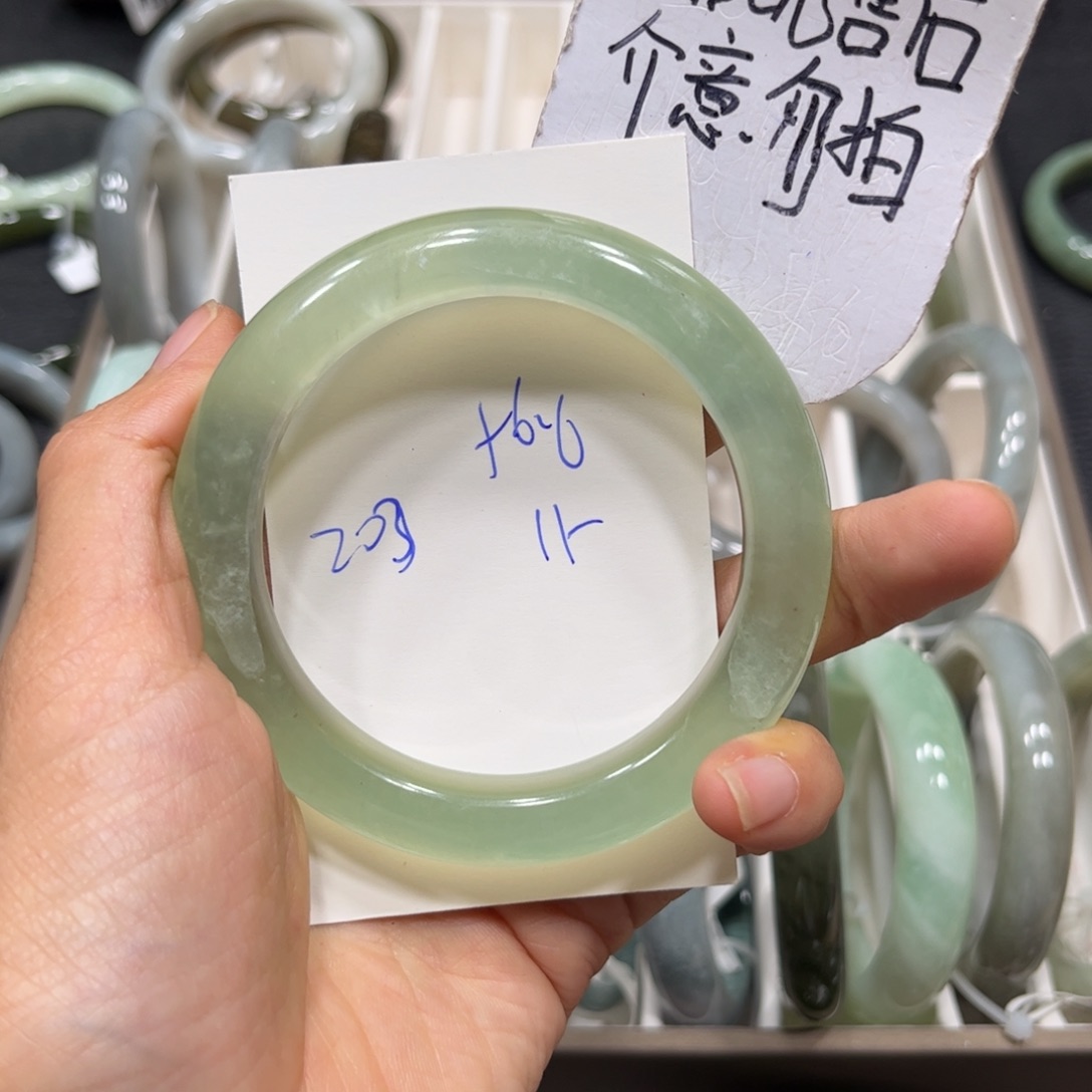 未镶嵌蛇纹石玉手镯