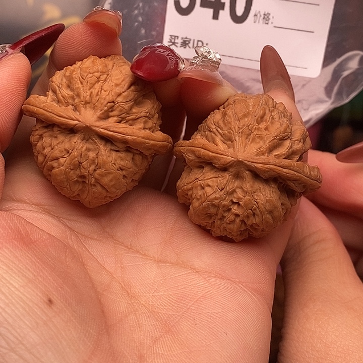 文玩核桃吊坠金麒麟38