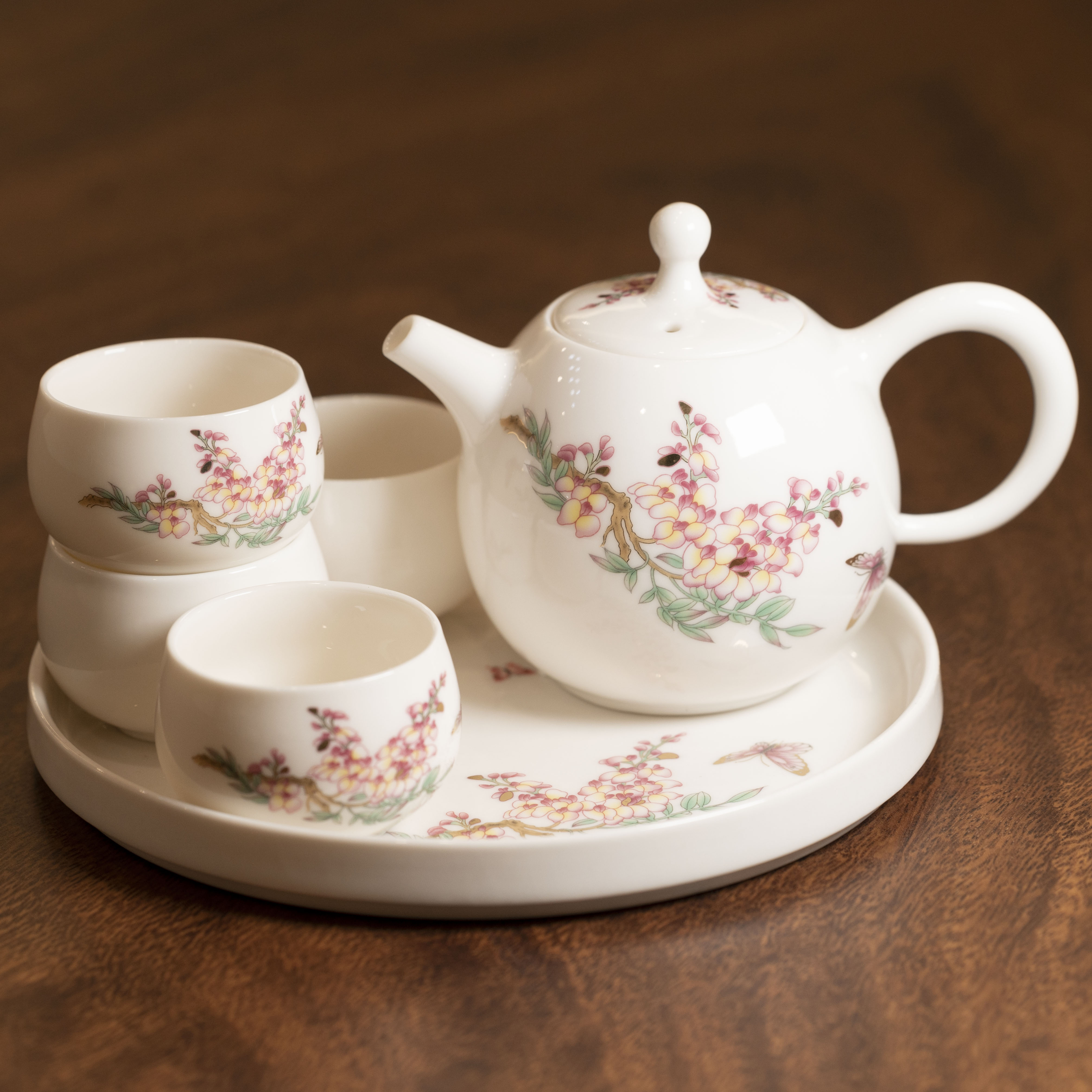 95号——花卉白瓷一壶四杯套装