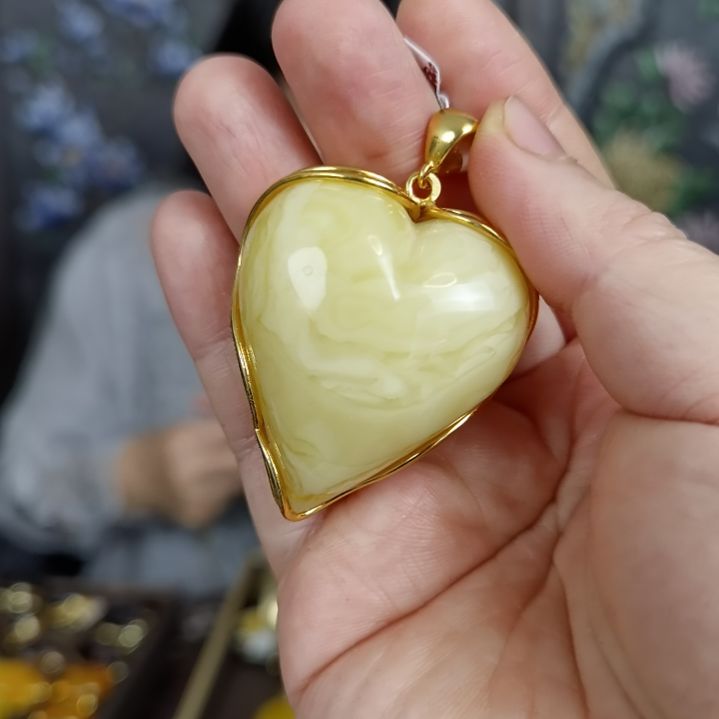 琥珀颈饰银S925镀金镶嵌冰*芋吊坠