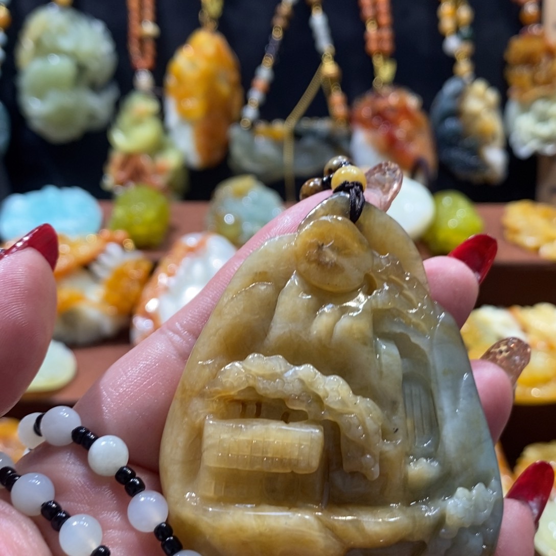 蛇纹石玉颈饰未镶嵌