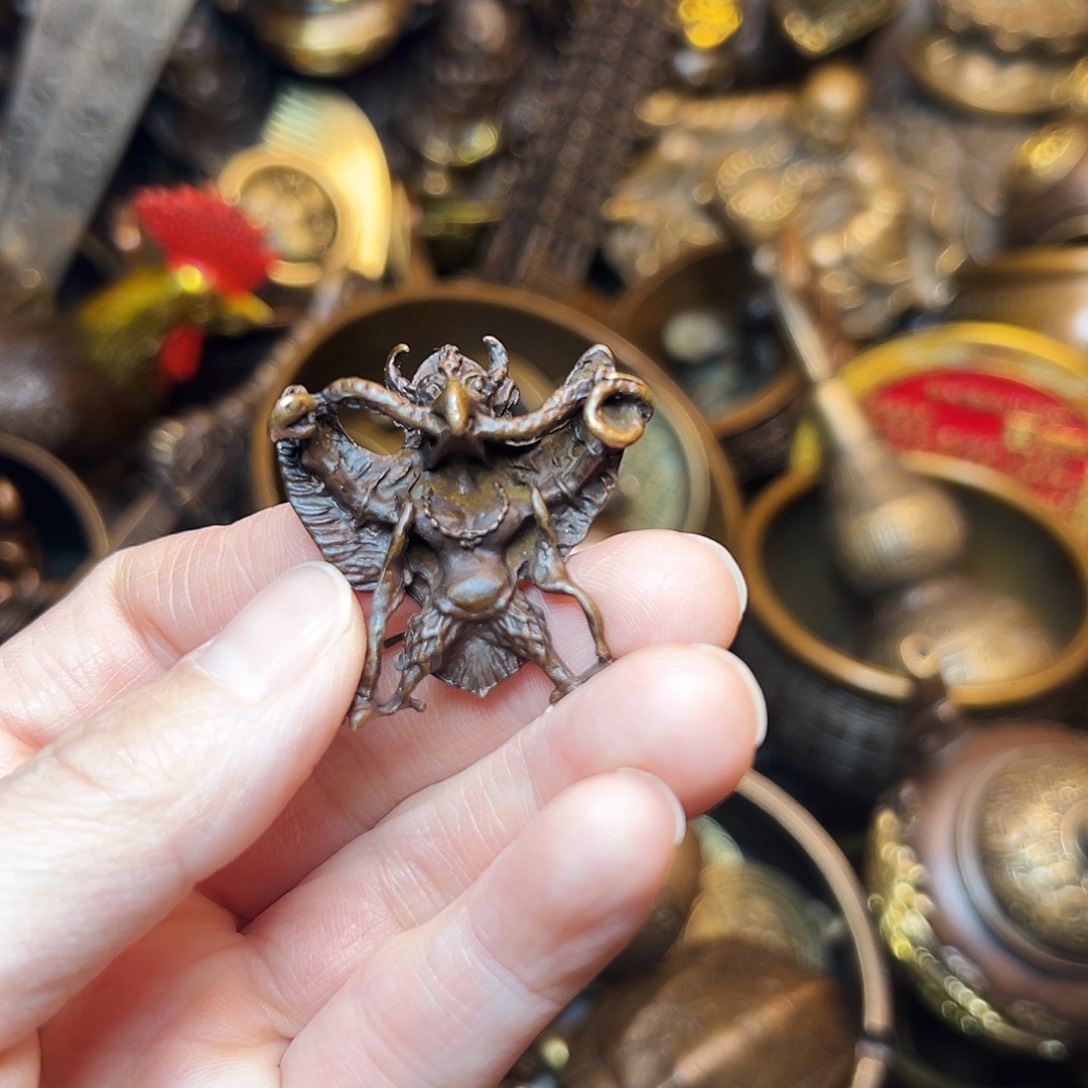 精美铜器工艺品等