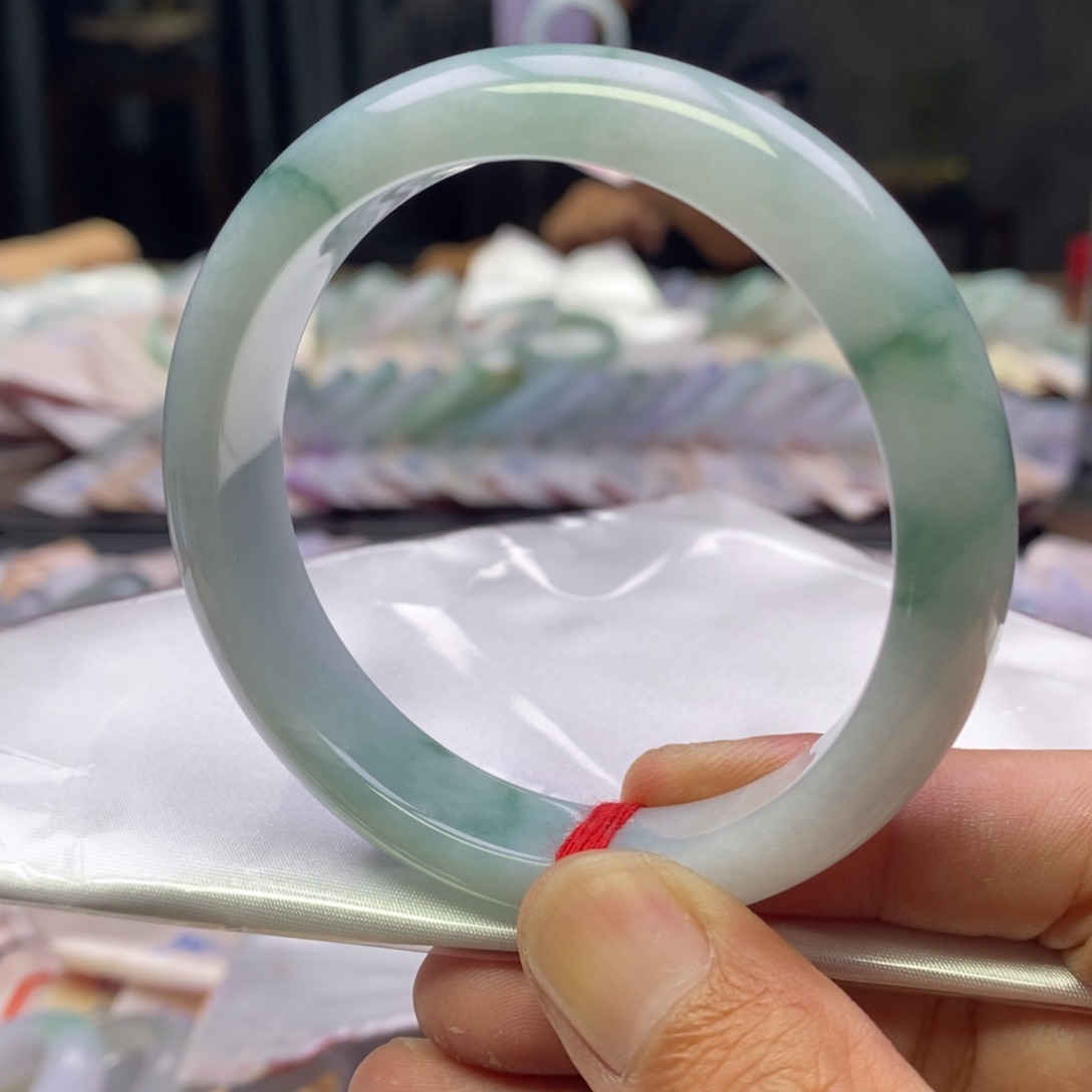 翡翠手镯未镶嵌纯天然缅甸翡翠手镯