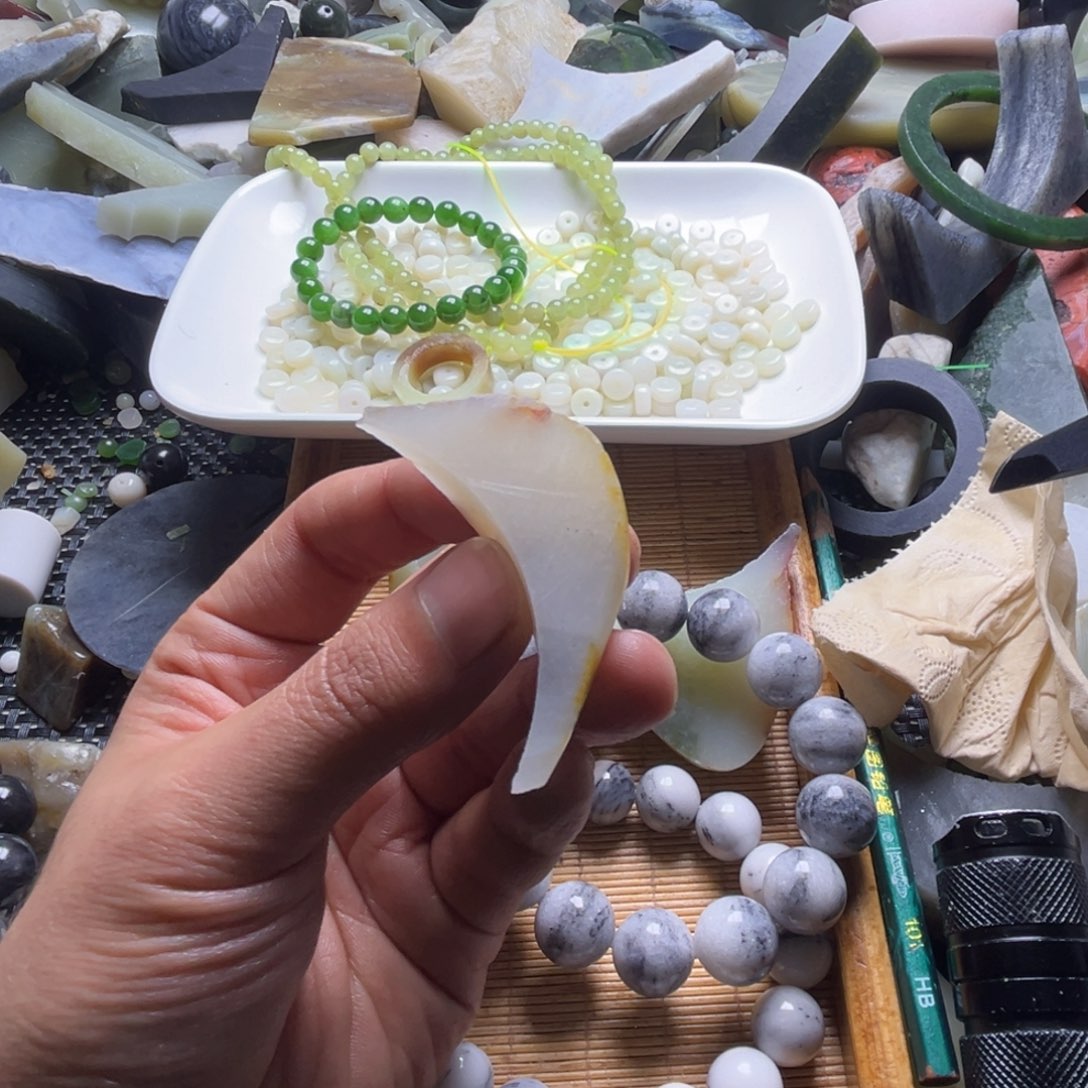 远***志和田玉（糖玉）未镶嵌挂件