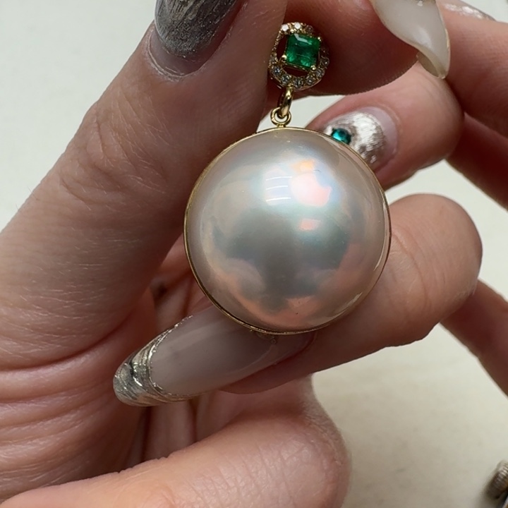 未镶嵌拼合珍珠（马贝珠）颈饰