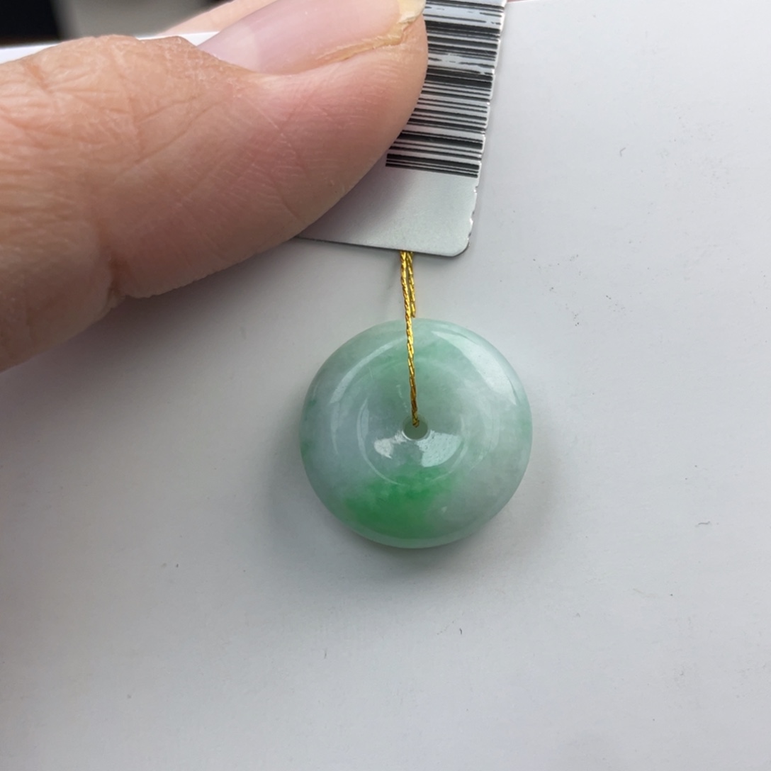 翡翠未镶嵌颈饰平安