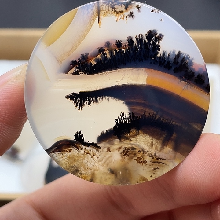 春***晓玛瑙/玉髓未镶嵌颈饰