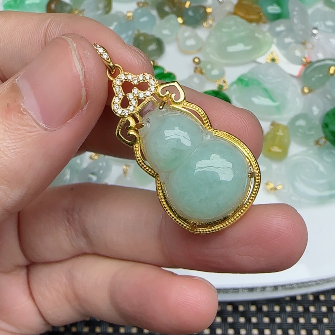 【闪购商品】翡翠颈饰未镶嵌银托葫芦