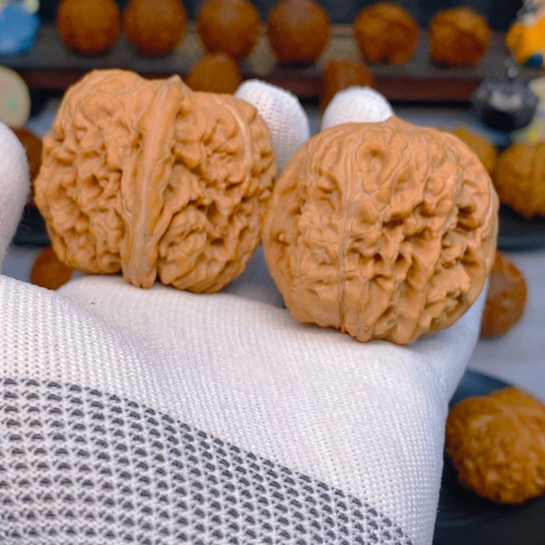 文玩核桃吊坠天花板级 麒麟纹闷墩