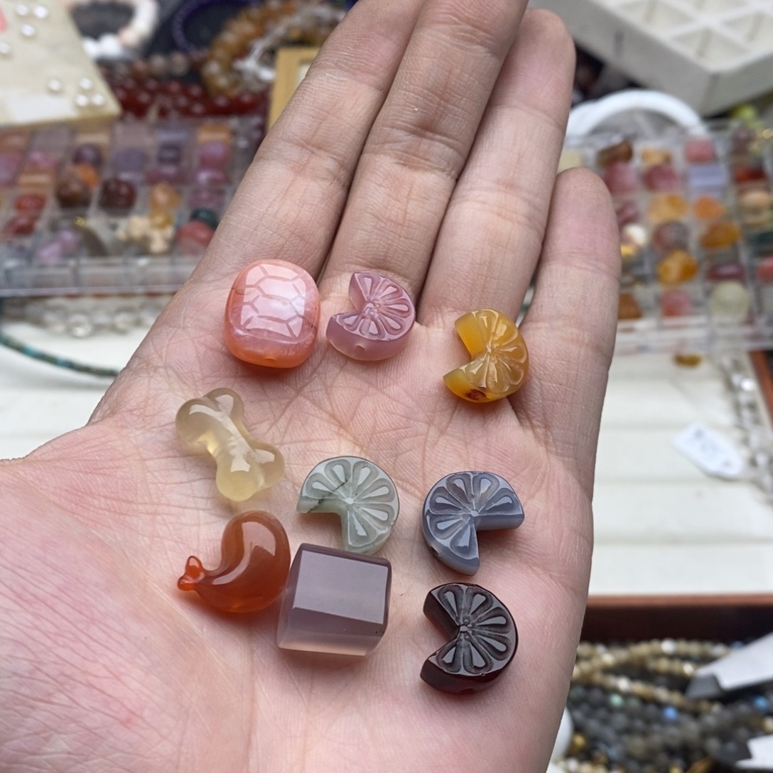 C***9玛瑙/玉髓未镶嵌珠宝半成品打包九个A48