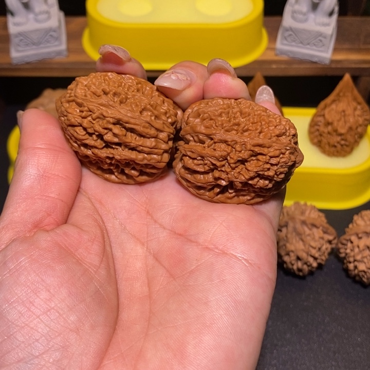 文玩核桃吊坠大蒜头全，36