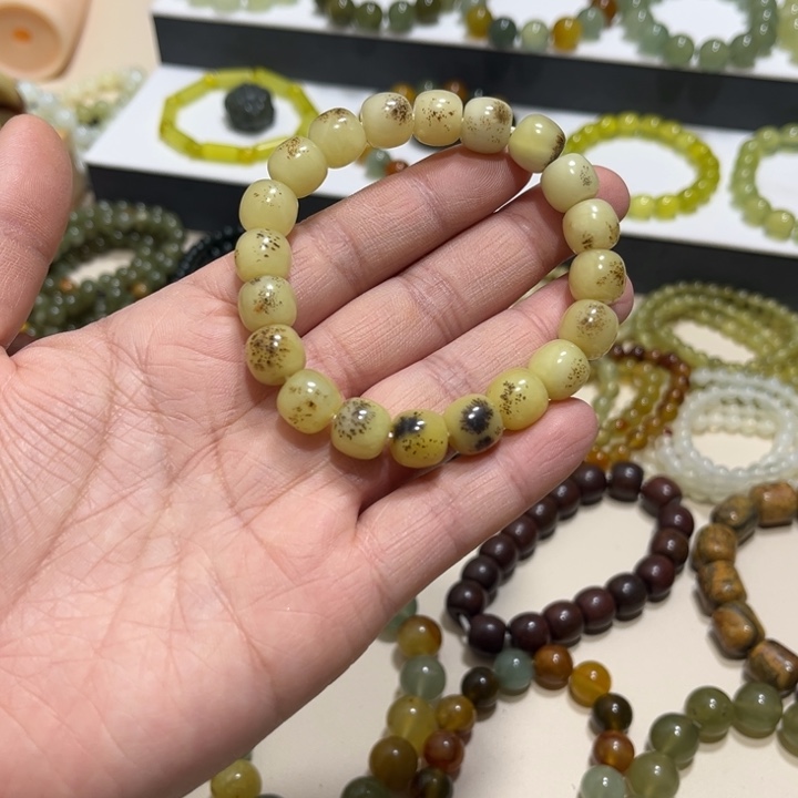 蛇纹石玉未镶嵌手链