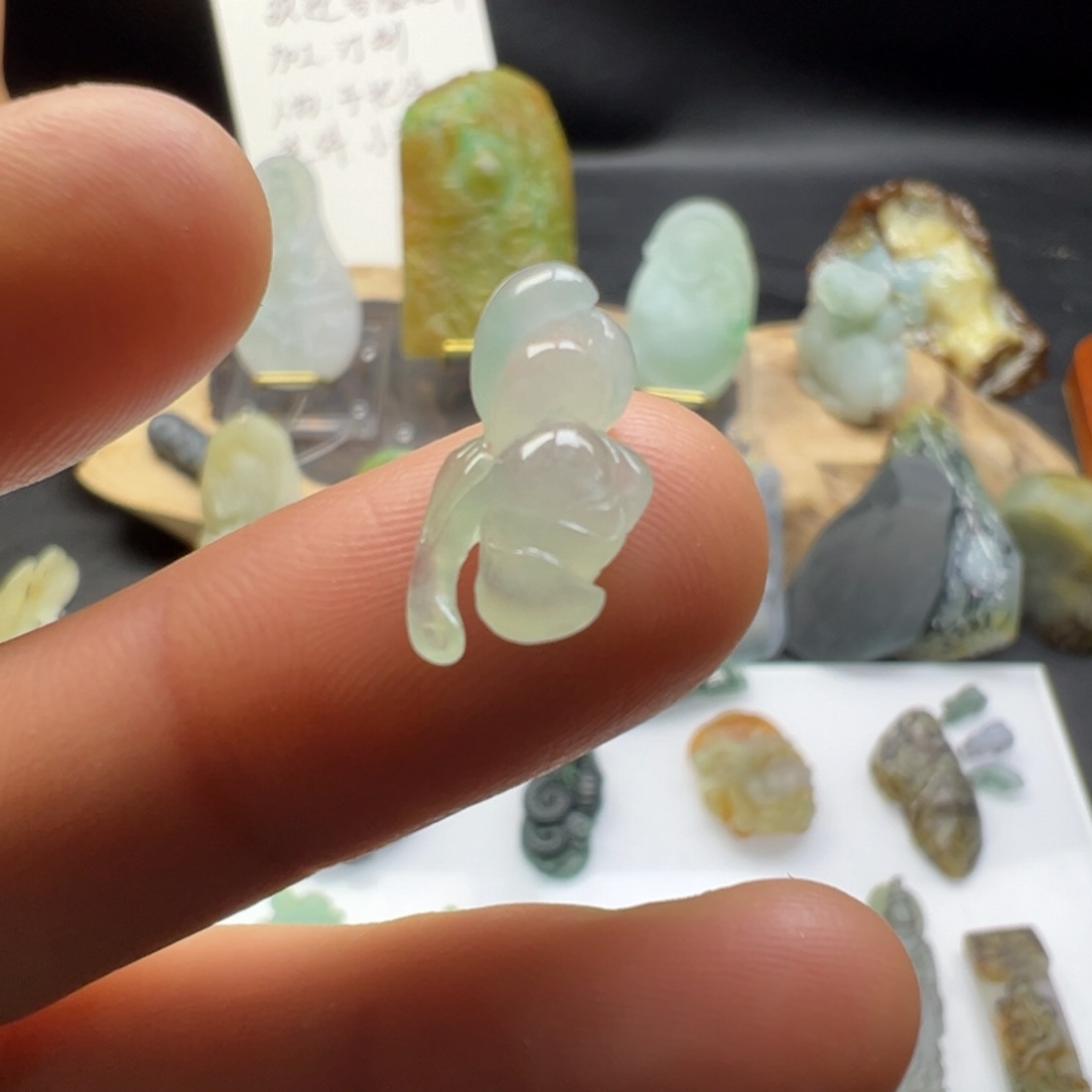 翡翠颈饰未镶嵌缅甸翡翠翡翠A货吊坠