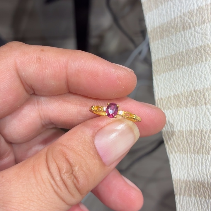 红宝石戒指银S925镶嵌戒指一枚