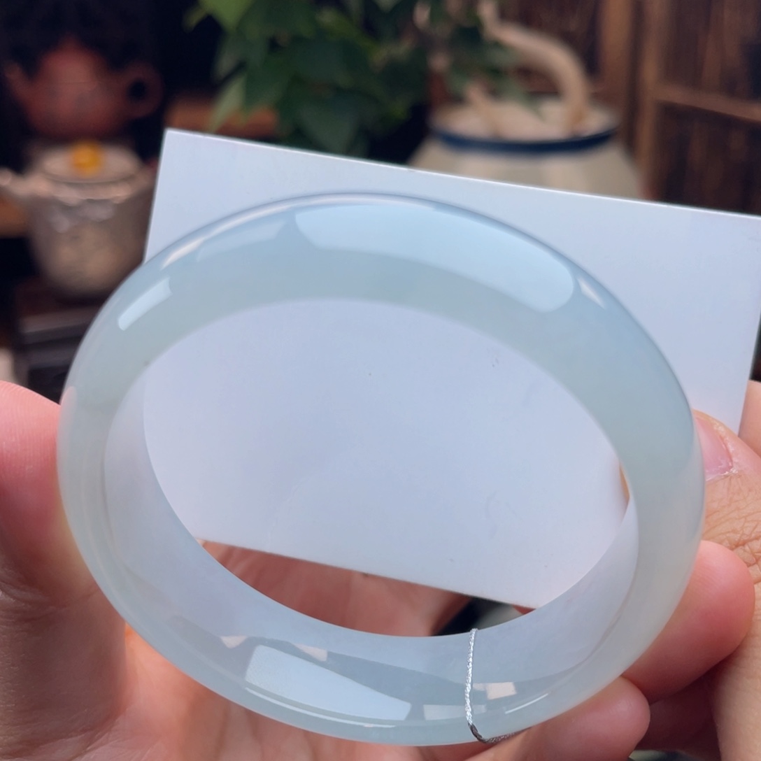 翡翠手镯未镶嵌正圈