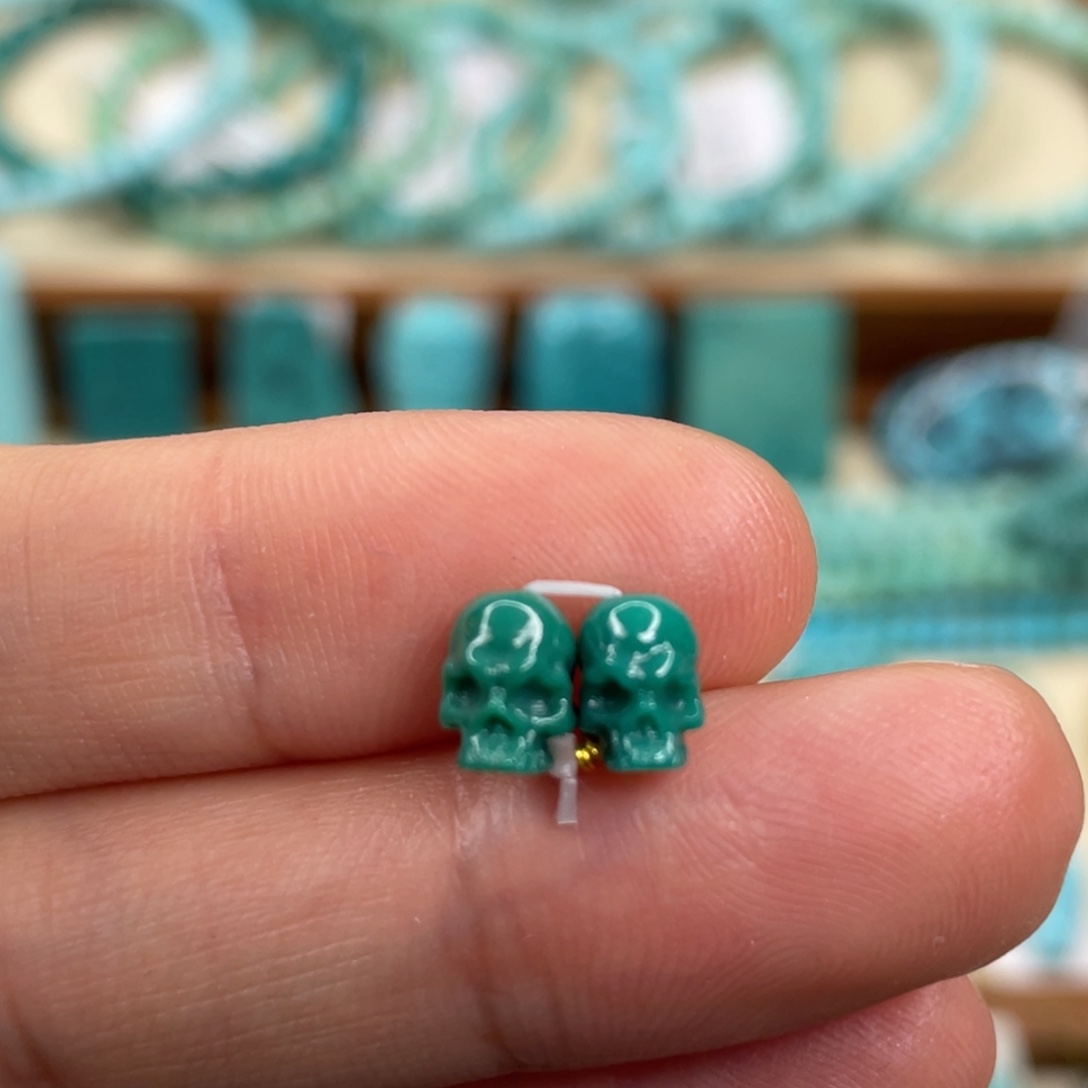 绿松石未镶嵌颈饰