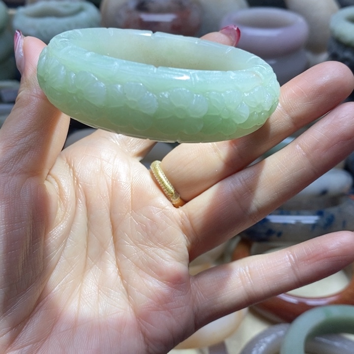石英岩玉手镯未镶嵌