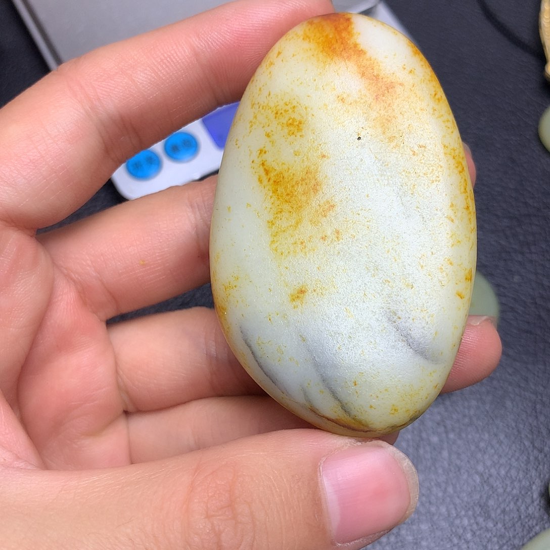 春***牛和田玉（糖玉）未镶嵌挂件