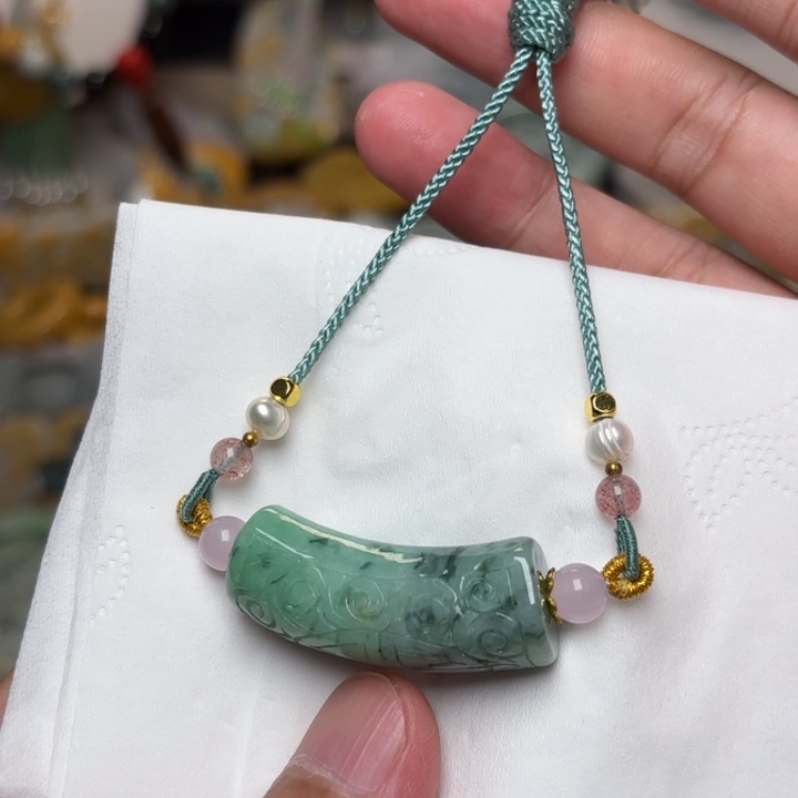颈饰未镶嵌翡翠吊坠