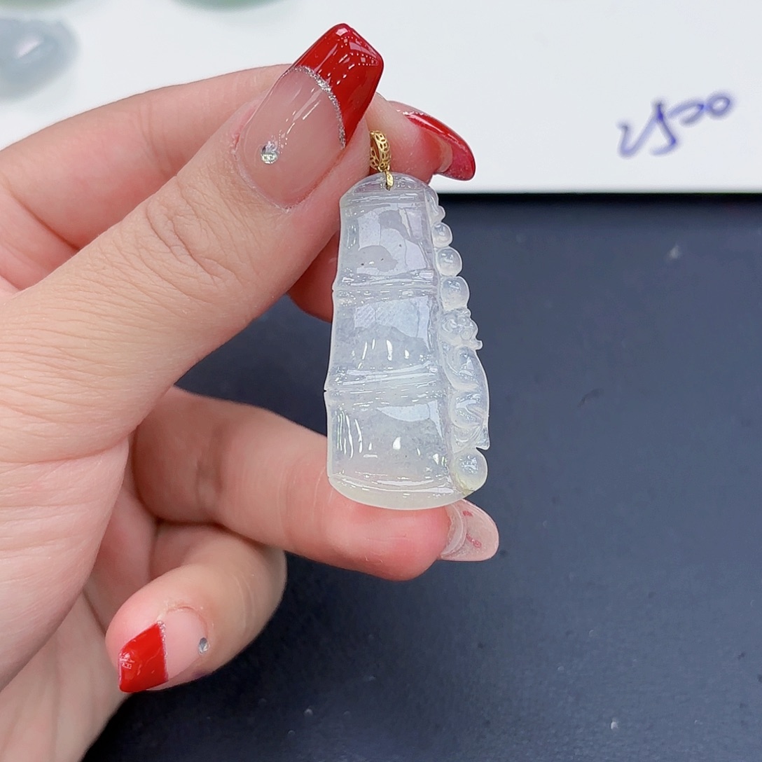 翡翠颈饰18K金镶嵌竹节吊坠