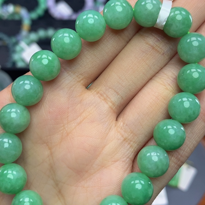 翡翠手链未镶嵌翡翠